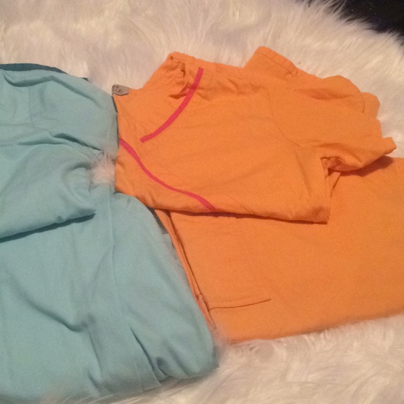 Scrub sets - Picture 2 of 2